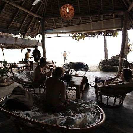 Leela Beach Resort Haad Rin Exteriör bild
